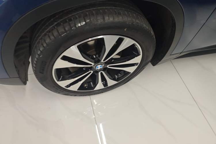 Used BMW X1 2021 Restyled sDrive20Li Fashion Version Left Front Wheel Hub