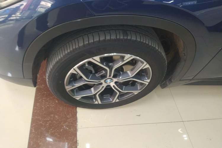 Used BMW X1 2021 Restyled sDrive25Li Leading Edition Left Front Wheel Hub