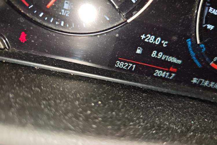 Used BMW X1 2021 sDrive25Li Leading Model Odometer Close Up