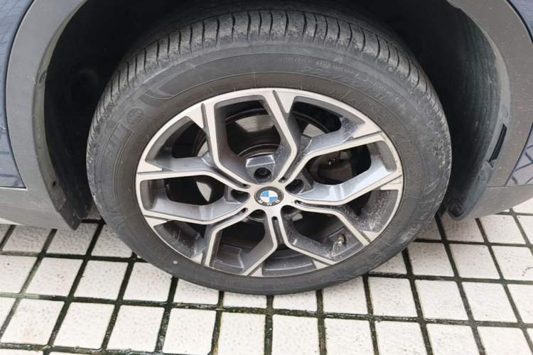 Used BMW X1 2021 sDrive20Li Premium Edition Right Front Wheel Hub