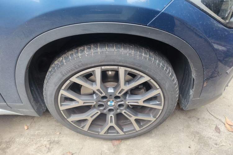 Used BMW X1 2021 Revised xDrive25Li Premium Edition Right Front Wheel Hub