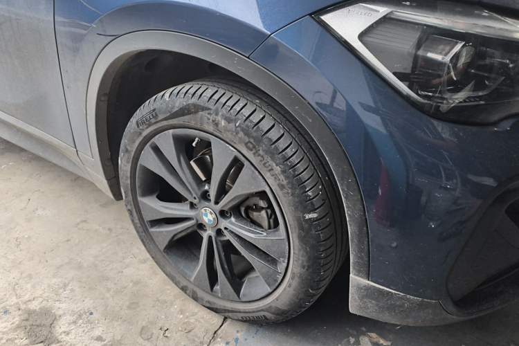 Used BMW X1 2021 sDrive20Li Fashion Model Right Front Wheel Hub