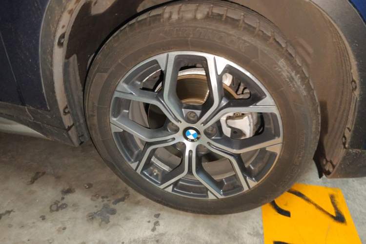 Used BMW X1 2021 Restyled sDrive20Li Premium Edition Right Front Wheel Hub