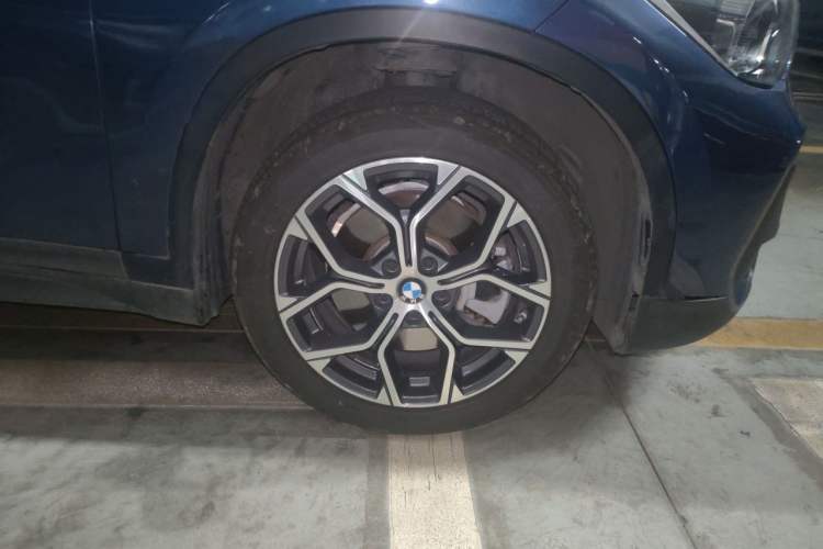 Used BMW X1 2021 Restyled sDrive25Li Leading Edition Right Front Wheel Hub