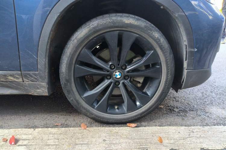 Used BMW X1 2021 Restyled sDrive20Li Fashion Version Right Front Wheel Hub