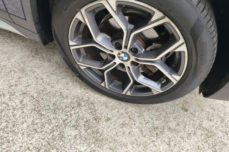Used BMW X1 2021 sDrive20Li Premium Edition Right Front Wheel Hub