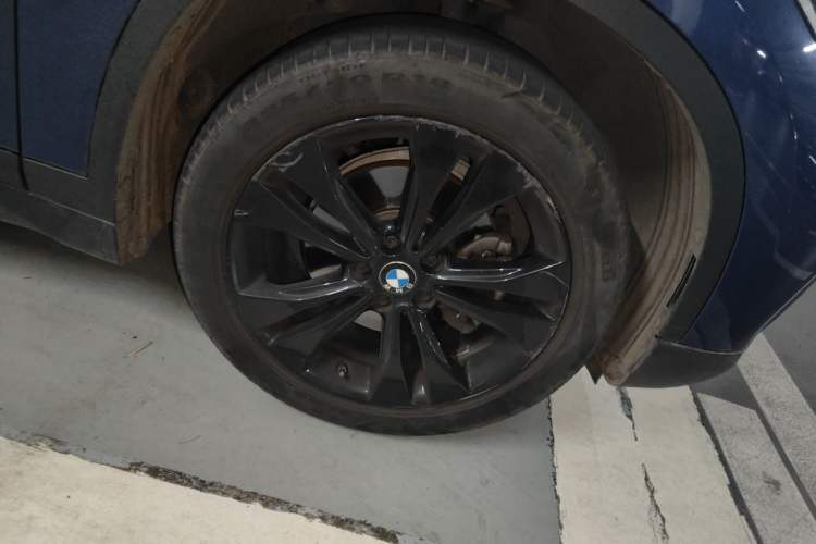 Used BMW X1 2021 Restyled sDrive20Li Fashion Version Right Front Wheel Hub