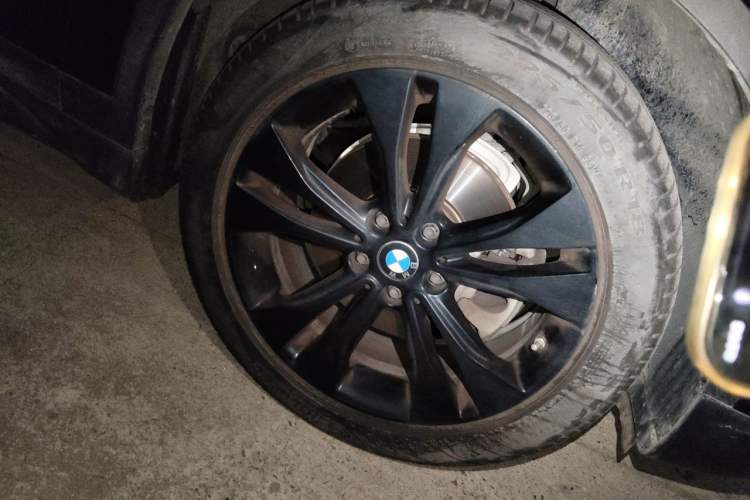 Used BMW X1 2021 sDrive20Li Fashion Model Right Front Wheel Hub