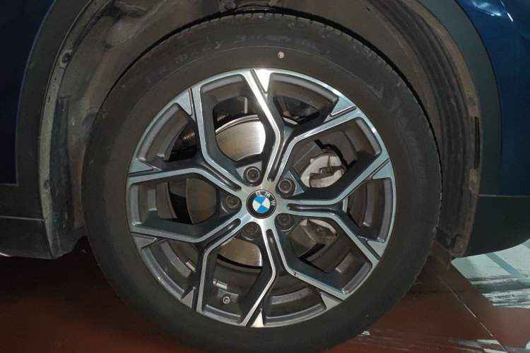Used BMW X1 2021 sDrive20Li Premium Edition Right Front Wheel Hub