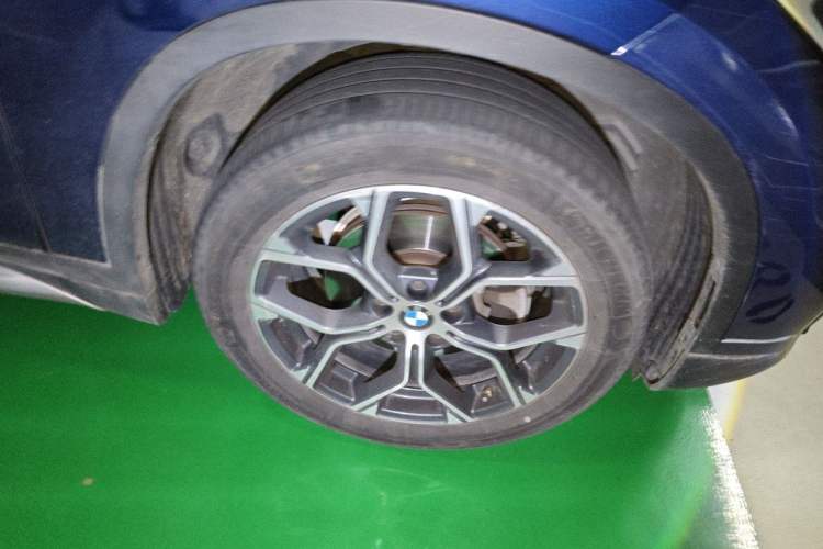 Used BMW X1 2021 sDrive20Li Premium Edition Right Front Wheel Hub