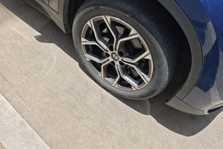 Used BMW X1 2021 Restyled sDrive25Li Leading Edition Right Front Wheel Hub