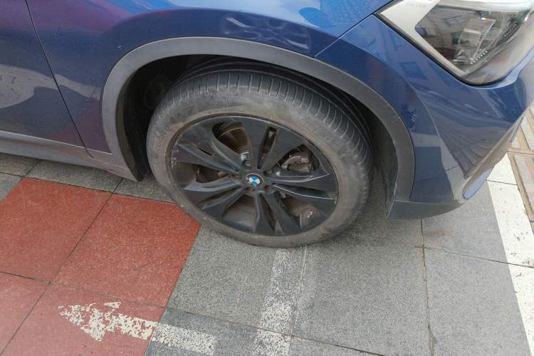 Used BMW X1 2021 sDrive20Li Fashion Model Right Front Wheel Hub