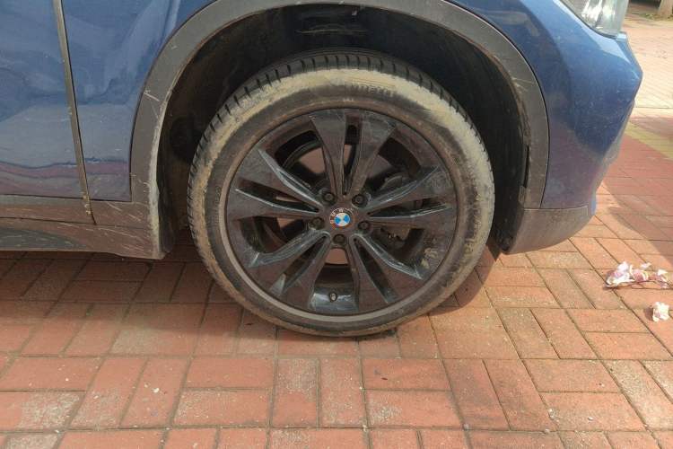 Used BMW X1 2021 sDrive20Li Fashion Model Right Front Wheel Hub