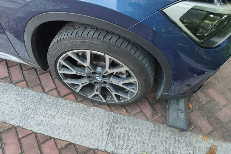 Used BMW X1 2021 xDrive25Li Luxury Model Right Front Wheel Hub