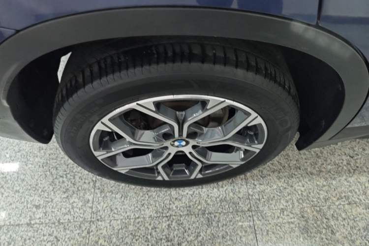 Used BMW X1 2021 Restyled sDrive25Li Leading Edition Right Rear Wheel Hub