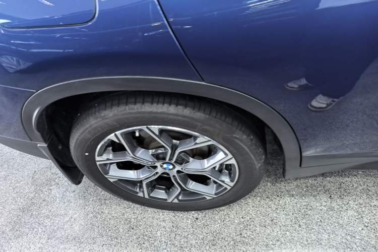 Used BMW X1 2021 Restyled sDrive25Li Leading Edition Right Rear Wheel Hub