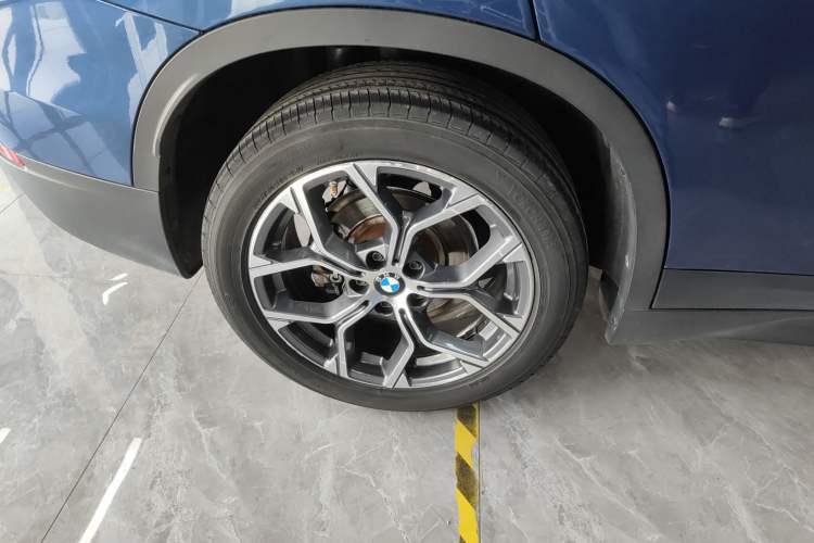 Used BMW X1 2021 Restyled sDrive25Li Leading Edition Right Rear Wheel Hub