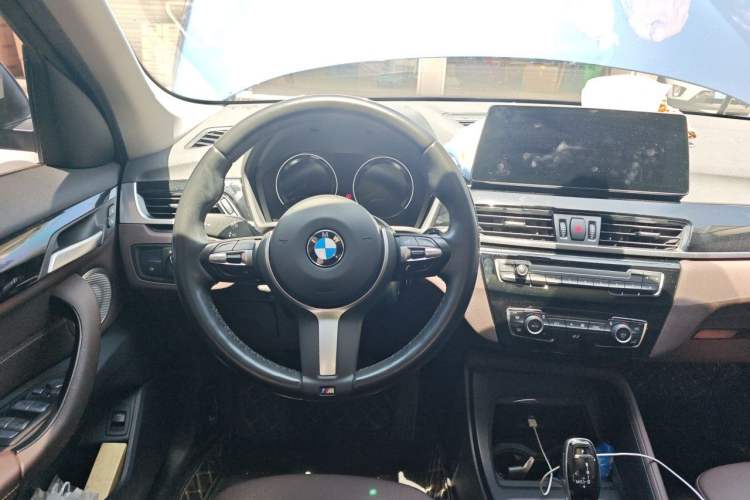 Used BMW X1 2021 Restyled sDrive25Li Leading Edition Steering Wheel