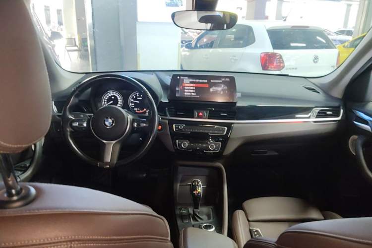 Used BMW X1 2021 sDrive25Li Leading Model Center Console