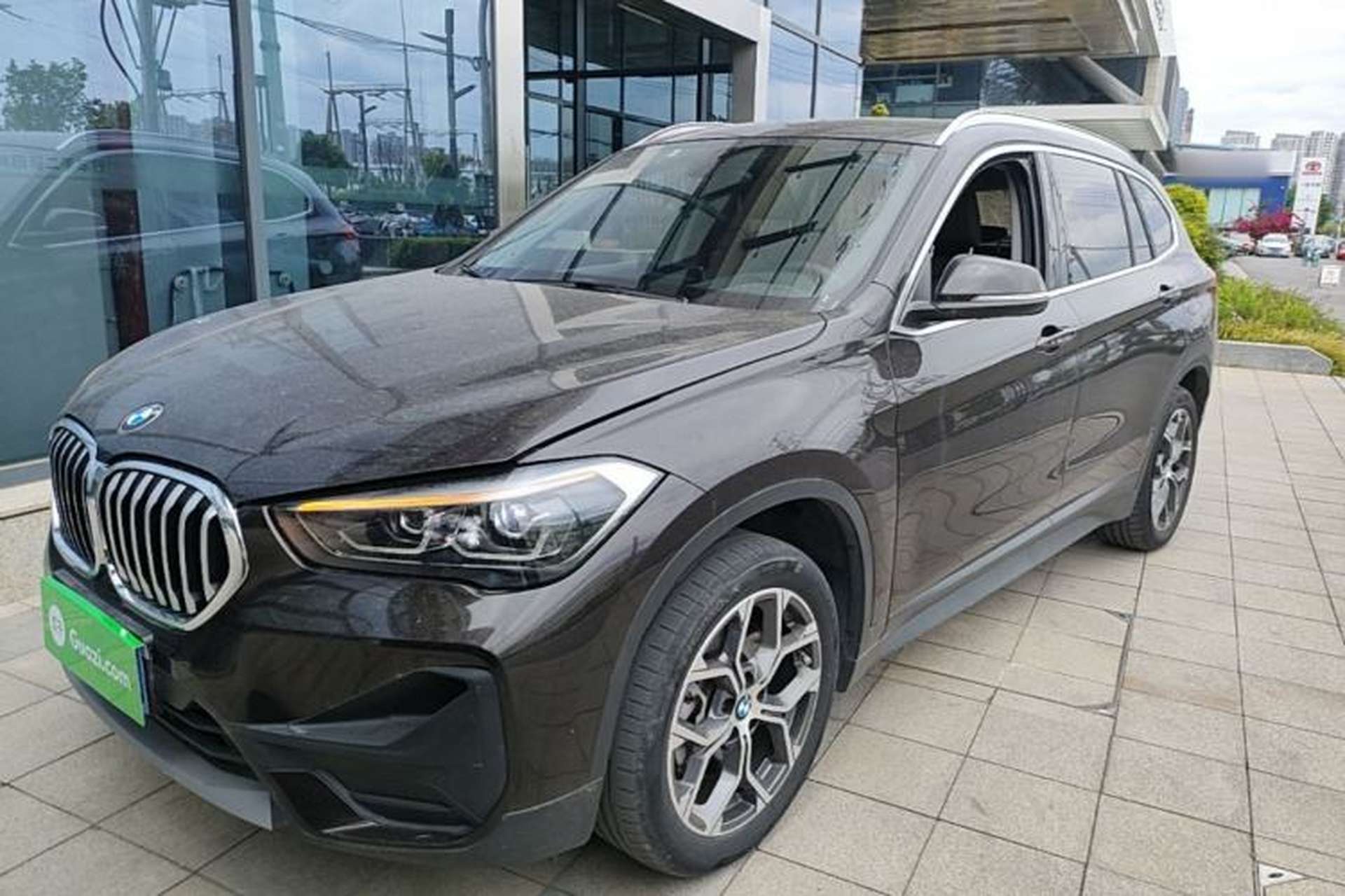 Used BMW X1 2021 sDrive25Li Leading Model Front Left 45 Deg