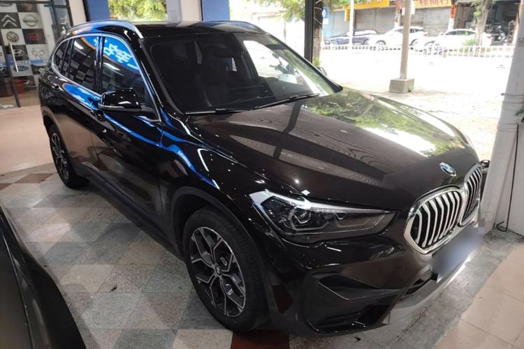 Used BMW X1 2021 Restyled sDrive25Li Leading Edition Front Right 45 Deg
