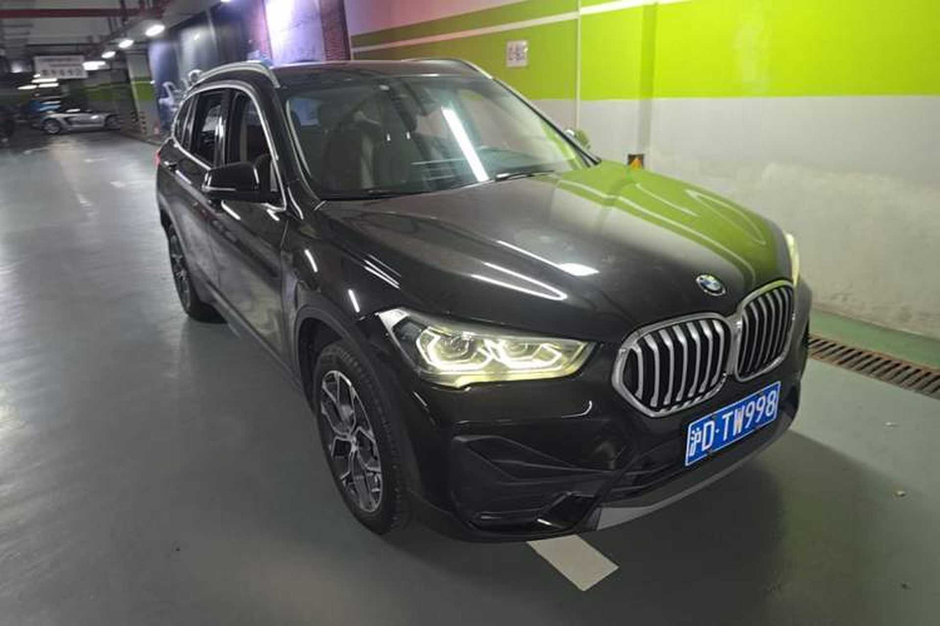 Used BMW X1 2021 sDrive25Li Leading Model Front Right 45 Deg