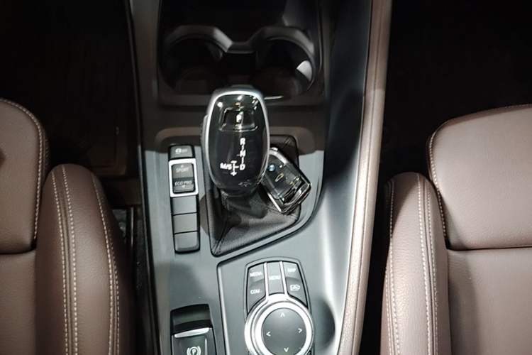 Used BMW X1 2021 Restyled sDrive25Li Leading Edition Gear Lever