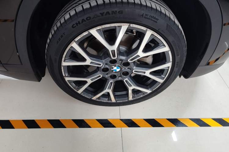 Used BMW X1 2021 Revised xDrive25Li Premium Edition Right Front Wheel Hub