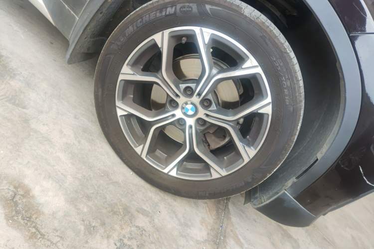 Used BMW X1 2021 Restyled sDrive20Li Premium Edition Right Front Wheel Hub