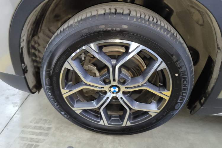 Used BMW X1 2021 sDrive20Li Premium Edition Left Front Wheel Hub