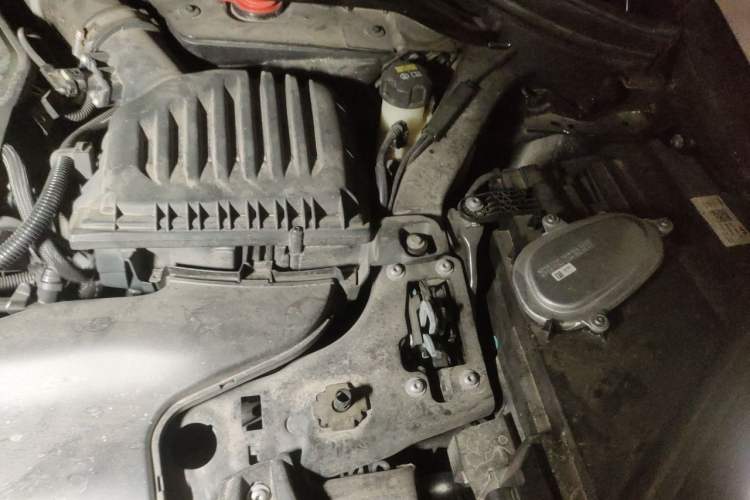 Used BMW X1 2021 sDrive20Li Premium Edition Engine Bay Left