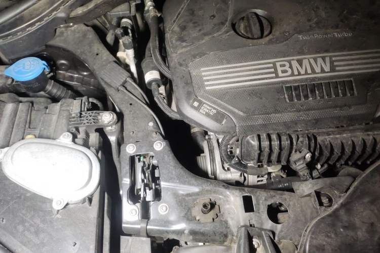 Used BMW X1 2021 sDrive20Li Premium Edition Engine Bay Right