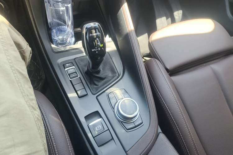 Used BMW X1 2021 Restyled sDrive25Li Leading Edition Gear Lever