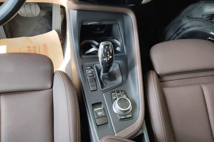 Used BMW X1 2021 Restyled sDrive25Li Leading Edition Gear Lever