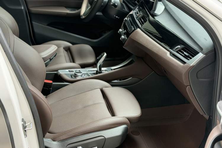 Used BMW X1 2021 Restyled sDrive25Li Leading Edition Interior 8