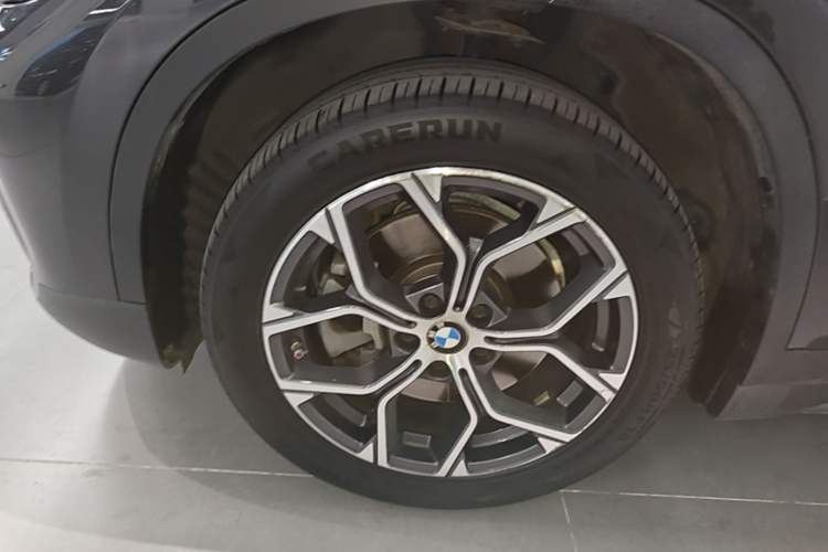 Used BMW X1 2021 Restyled sDrive25Li Leading Edition Left Front Wheel Hub