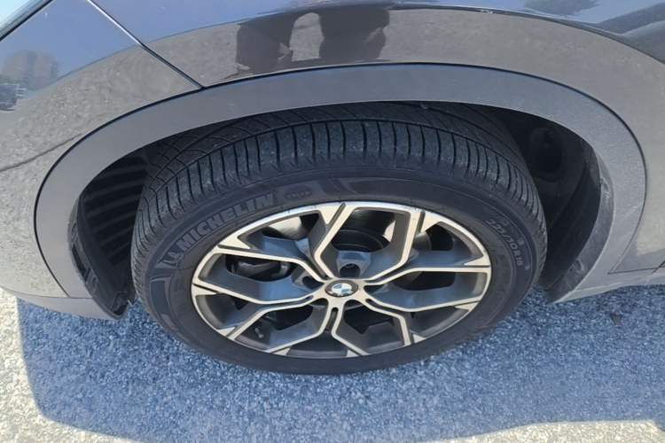 Used BMW X1 2021 Restyled sDrive25Li Leading Edition Left Front Wheel Hub