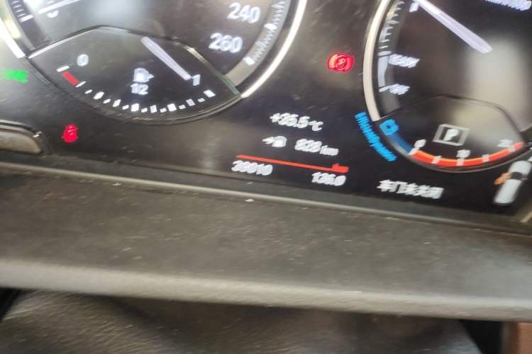 Used BMW X1 2021 sDrive20Li Fashion Model Odometer Close Up