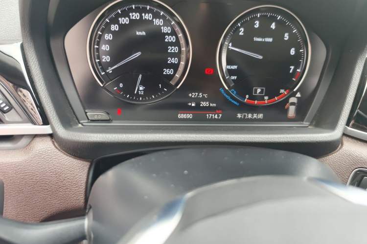 Used BMW X1 2021 sDrive20Li Fashion Model Odometer Close Up