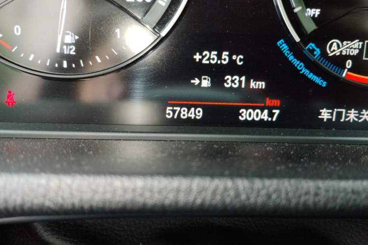 Used BMW X1 2021 sDrive25Li Leading Model Odometer Close Up