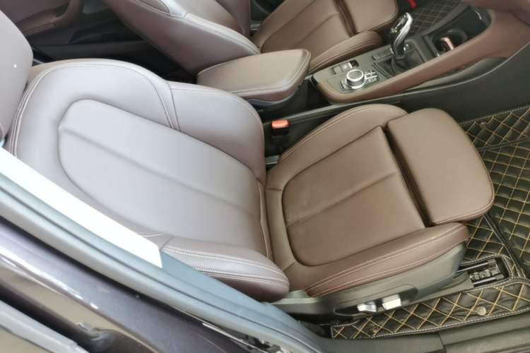 Used BMW X1 2021 Restyled sDrive25Li Leading Edition Right Front Seat