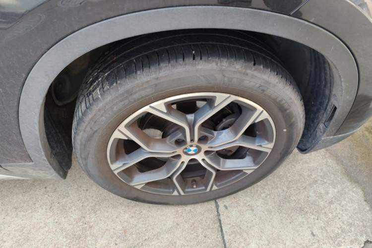 Used BMW X1 2021 sDrive20Li Premium Edition Right Front Wheel Hub