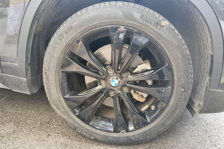 Used BMW X1 2021 Restyled sDrive20Li Fashion Version Right Front Wheel Hub