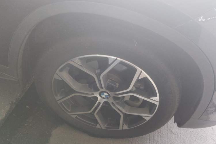 Used BMW X1 2021 Restyled sDrive25Li Leading Edition Right Front Wheel Hub