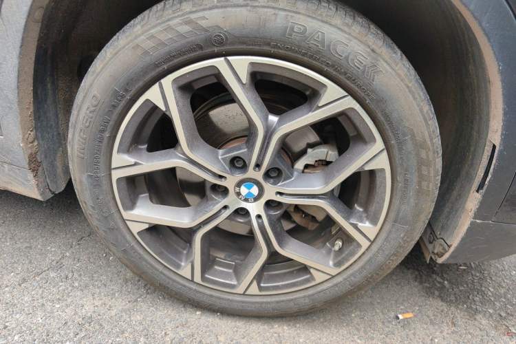 Used BMW X1 2021 Restyled sDrive20Li Premium Edition Right Front Wheel Hub