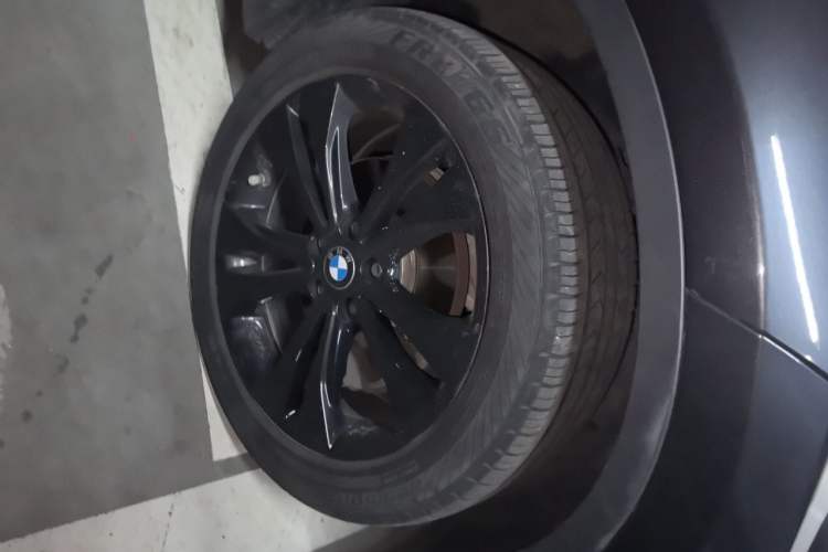 Used BMW X1 2021 sDrive20Li Fashion Model Right Front Wheel Hub