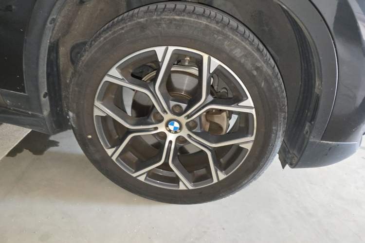 Used BMW X1 2021 Restyled sDrive20Li Premium Edition Right Front Wheel Hub