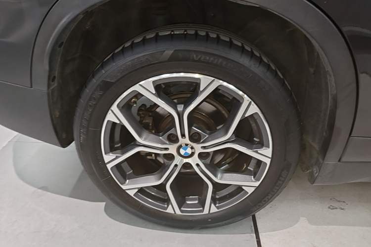 Used BMW X1 2021 Restyled sDrive25Li Leading Edition Right Rear Wheel Hub