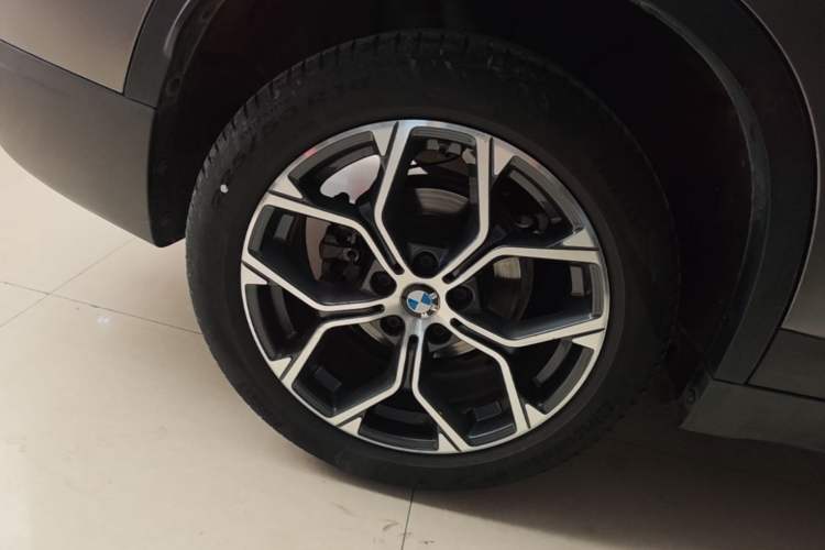 Used BMW X1 2021 Restyled sDrive25Li Leading Edition Right Rear Wheel Hub