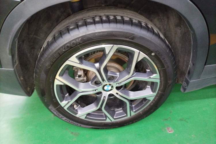 Used BMW X1 2021 Restyled sDrive25Li Leading Edition Right Rear Wheel Hub